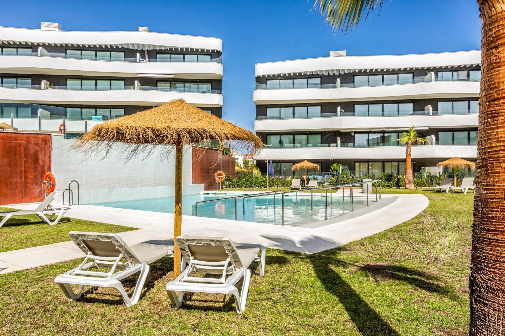 Vivi Homes - Higueron Premium Wellness, Sauna, Pool & Hot Tub Apartment